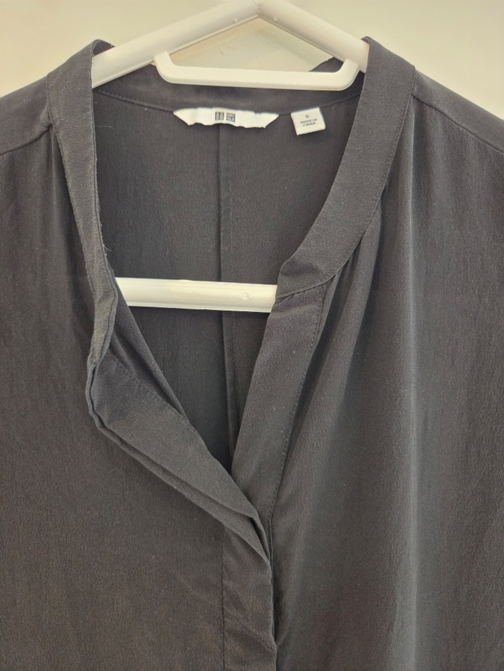 Uniqlo 100% silk knee length dress black S sleeveless summer corporate girlie - Picture 4 of 8